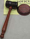 Thmbgavel Apr08